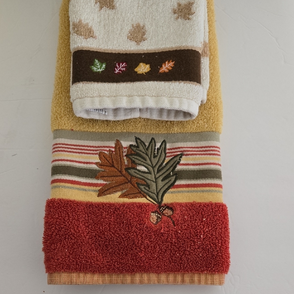 Autumn Leaf Embroidered Towel Set